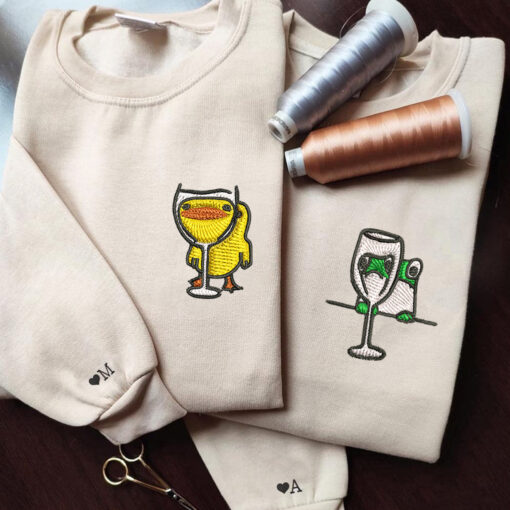 Custom Embroidered Frog and Duck Drinking Matching Hoodies for Couples, Personalized Couple Sweatshirt, Couple Embroidered Sweatshirt, Valentine's Day Gifts Idea For Him Her - Image 6