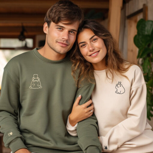 Custom Embroidered Frog King and Queen Matching Hoodies for Couples, Personalized Couple Sweatshirt, Couple Embroidered Sweatshirt, Valentine's Day Gifts Idea For Him Her - Image 8